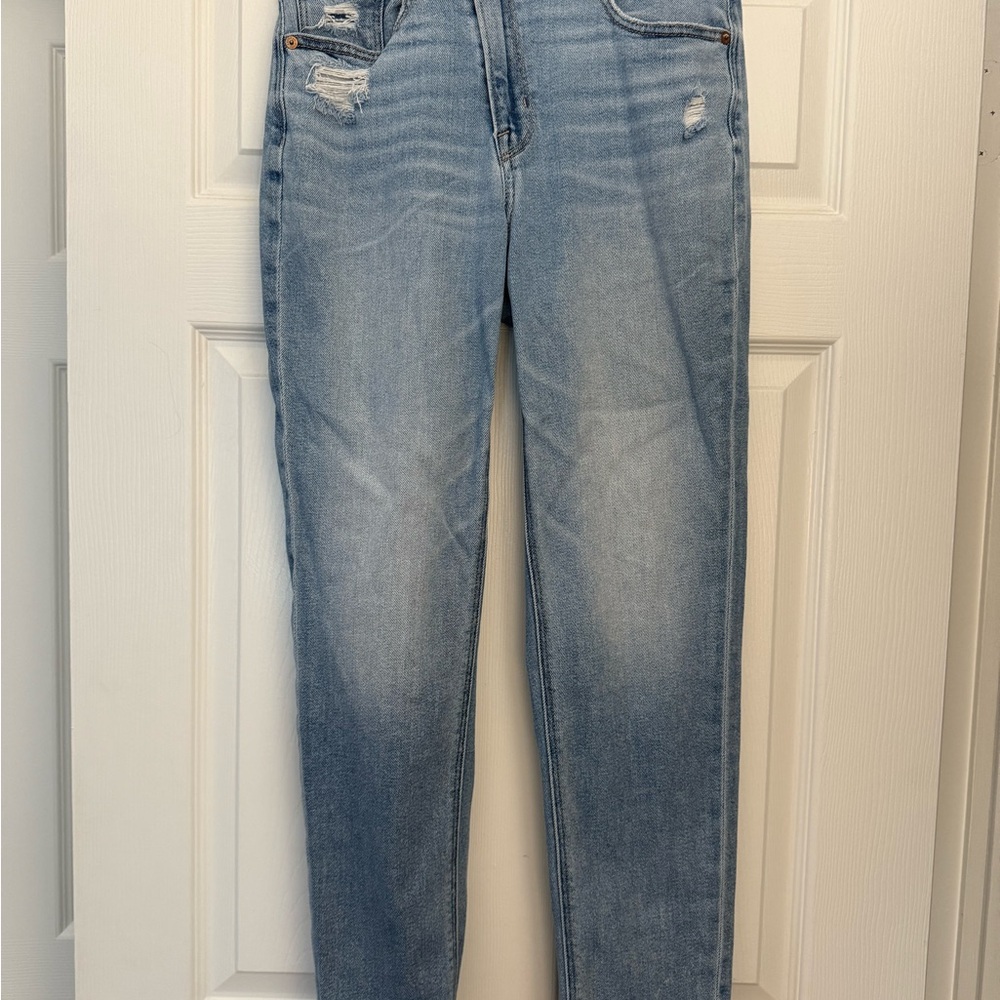 American Eagle Outfitters Light Blue Stretch Mom Jean